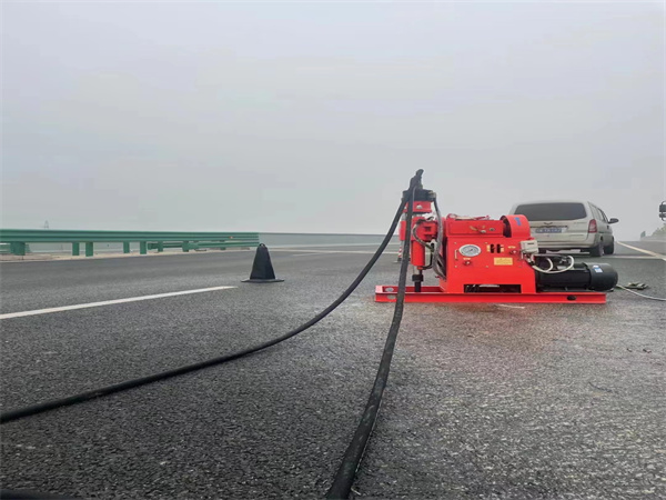 临江马路路基路面开裂下沉注浆加固灌浆